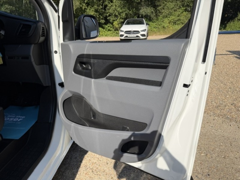 Vauxhall Vivaro Turbo D 2900 Dynamic - U839