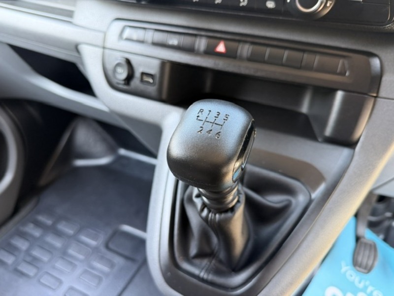 Vauxhall Vivaro Turbo D 2900 Dynamic - U839
