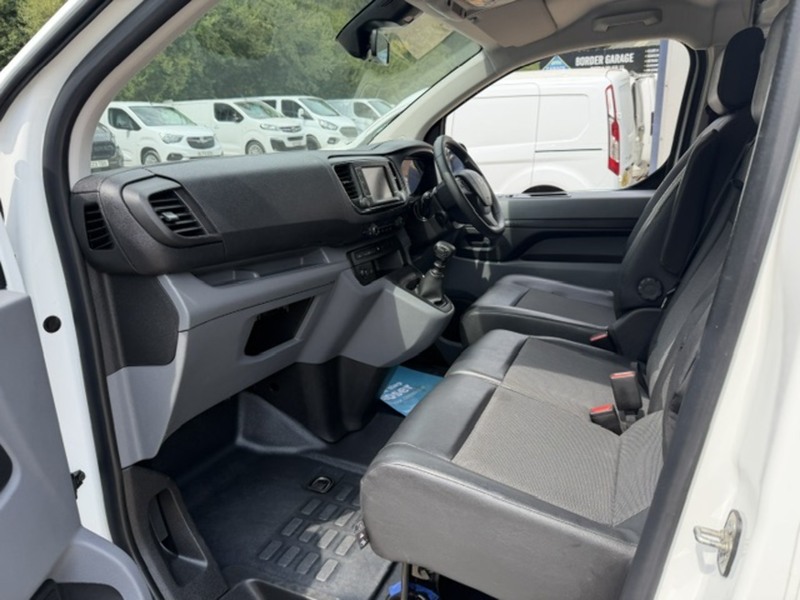 Peugeot Expert BlueHDi 1000 Professional - U842