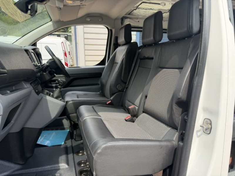 Peugeot Expert BlueHDi 1000 Professional - U842