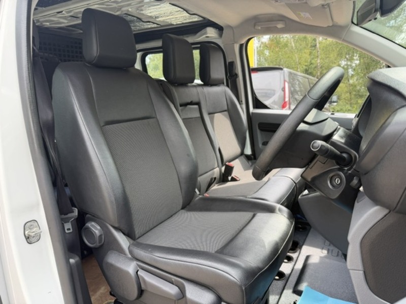 Peugeot Expert BlueHDi 1000 Professional - U842