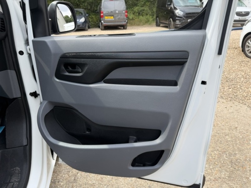 Peugeot Expert BlueHDi 1000 Professional - U842