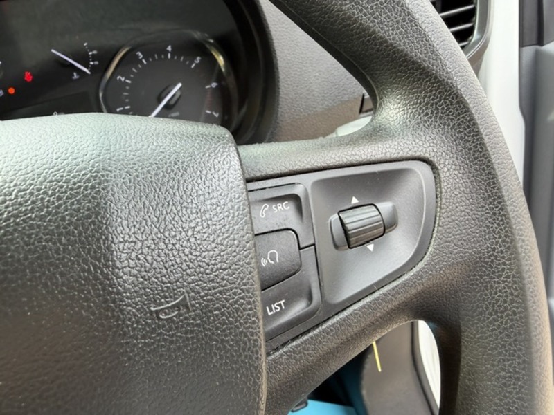 Peugeot Expert BlueHDi 1000 Professional - U842