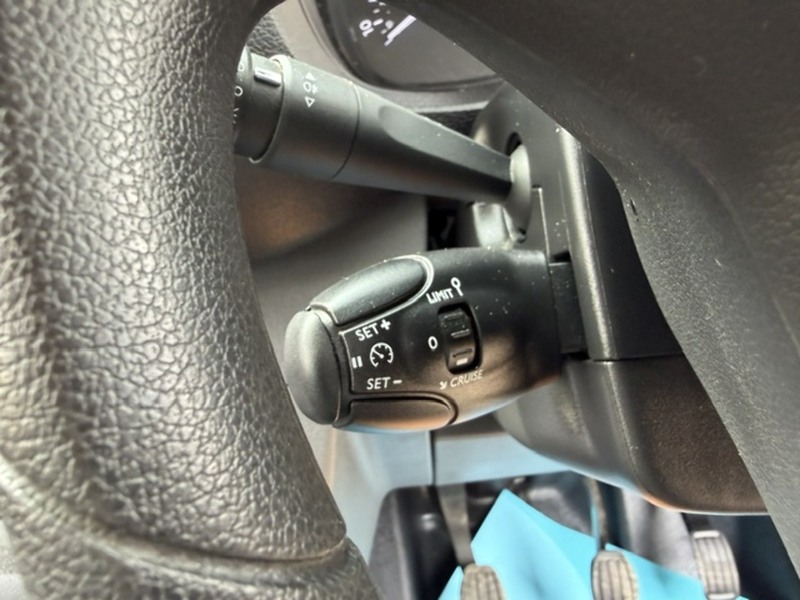 Peugeot Expert BlueHDi 1000 Professional - U842