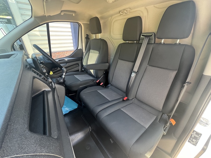 Ford Transit Custom 300 EcoBlue Leader - U846