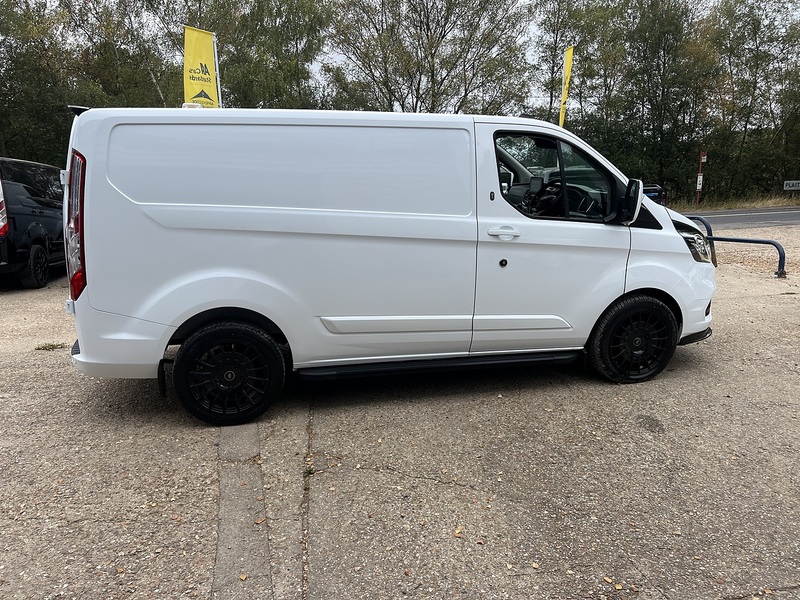 Ford Transit Custom 300 Limited Sport Pack - U851
