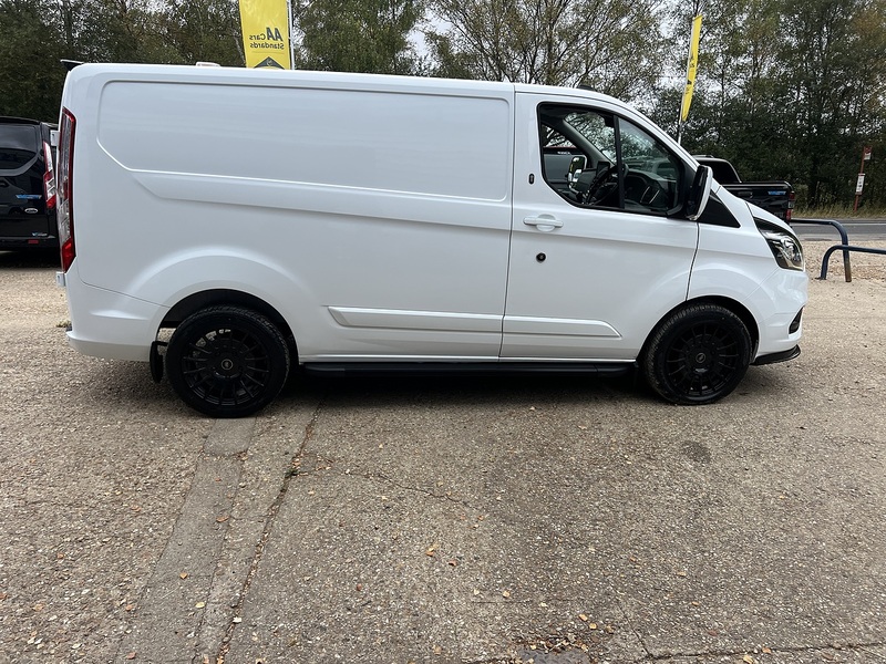 Ford Transit Custom 300 Limited Sport Pack - U851
