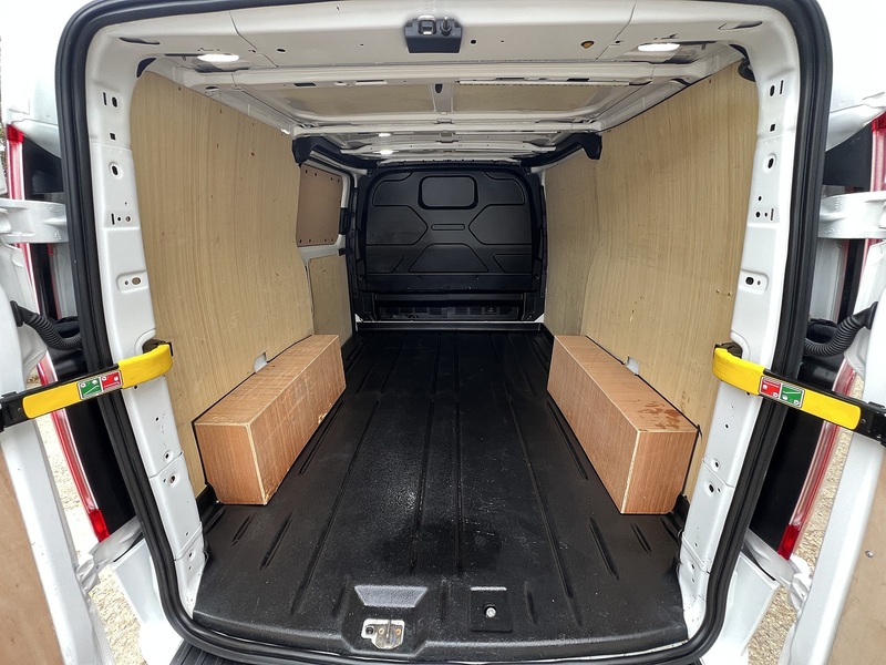 Ford Transit Custom 300 Limited Sport Pack - U851