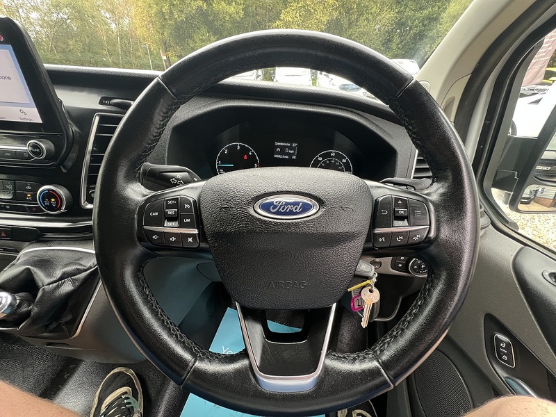 Ford Transit Custom 300 Limited Sport Pack - U851
