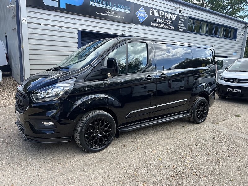 Ford Transit Custom 300 Limited Sport Pack - U852