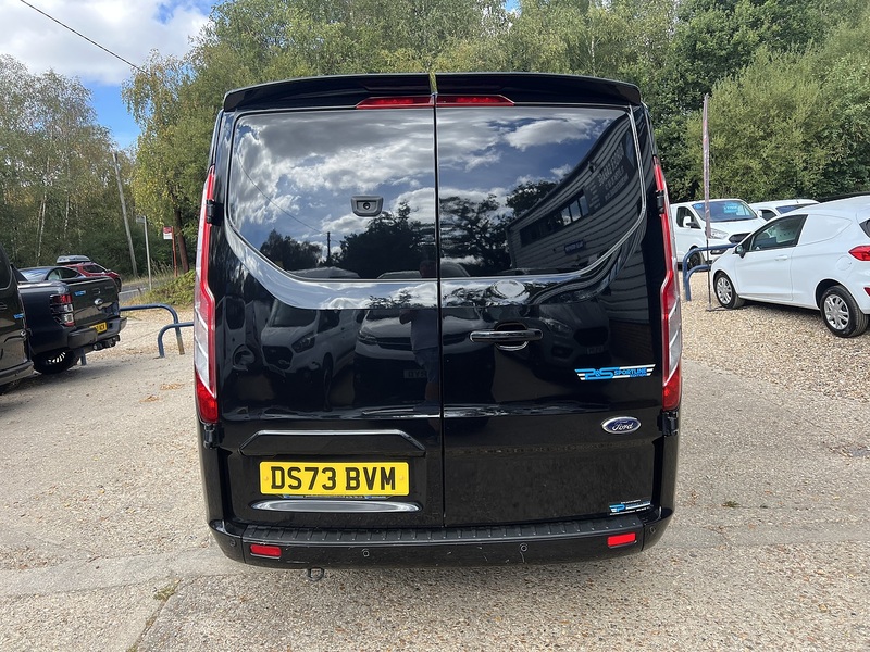 Ford Transit Custom 300 Limited Sport Pack - U852