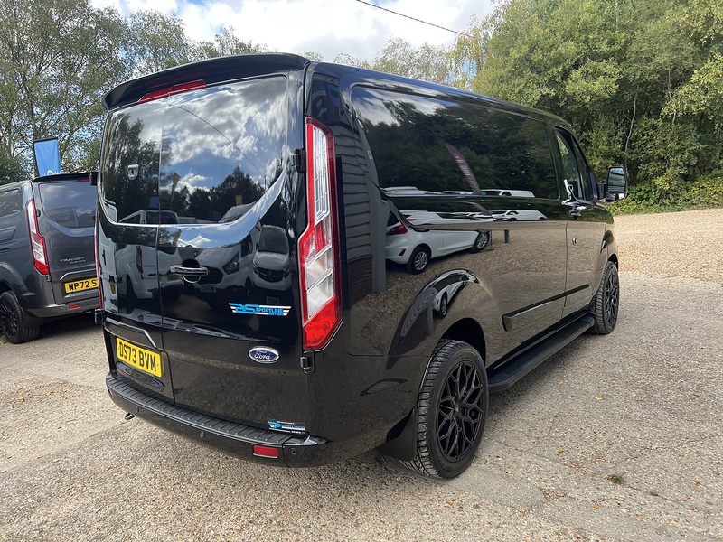 Ford Transit Custom 300 Limited Sport Pack - U852