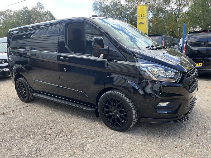 Ford Transit Custom 300 Limited Sport Pack - U852