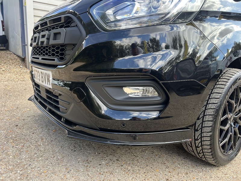 Ford Transit Custom 300 Limited Sport Pack - U852