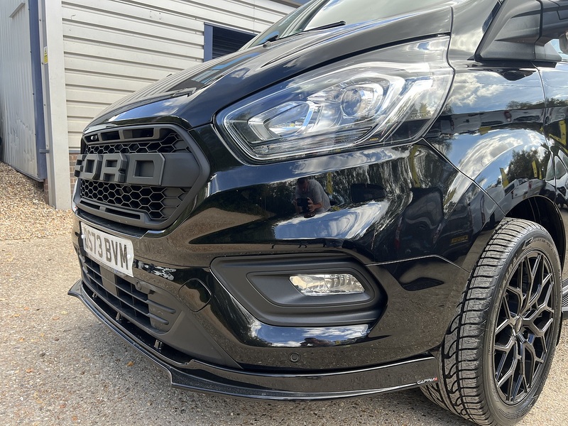 Ford Transit Custom 300 Limited Sport Pack - U852