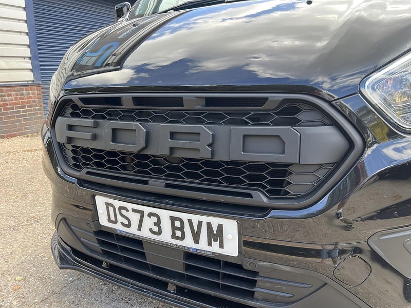Ford Transit Custom 300 Limited Sport Pack - U852