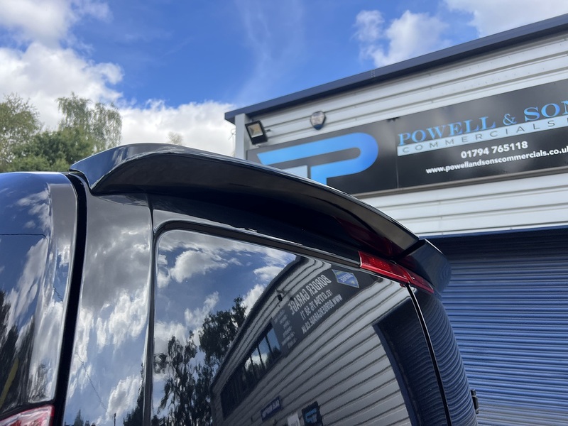 Ford Transit Custom 300 Limited Sport Pack - U852