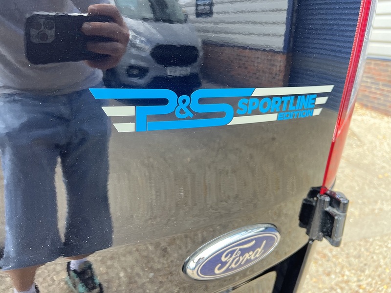 Ford Transit Custom 300 Limited Sport Pack - U852
