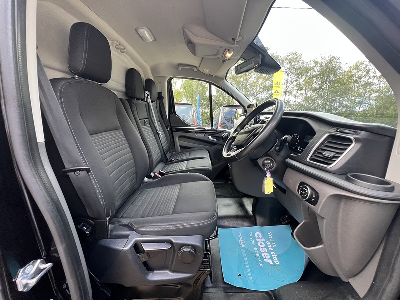 Ford Transit Custom 300 Limited Sport Pack - U852
