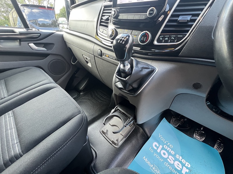 Ford Transit Custom 300 Limited Sport Pack - U852