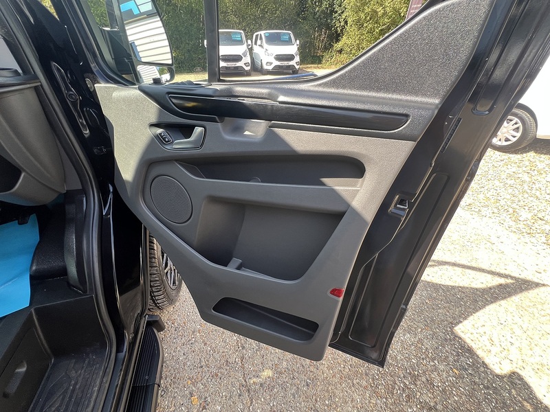 Ford Transit Custom 280 Limited Sport Pack - U855