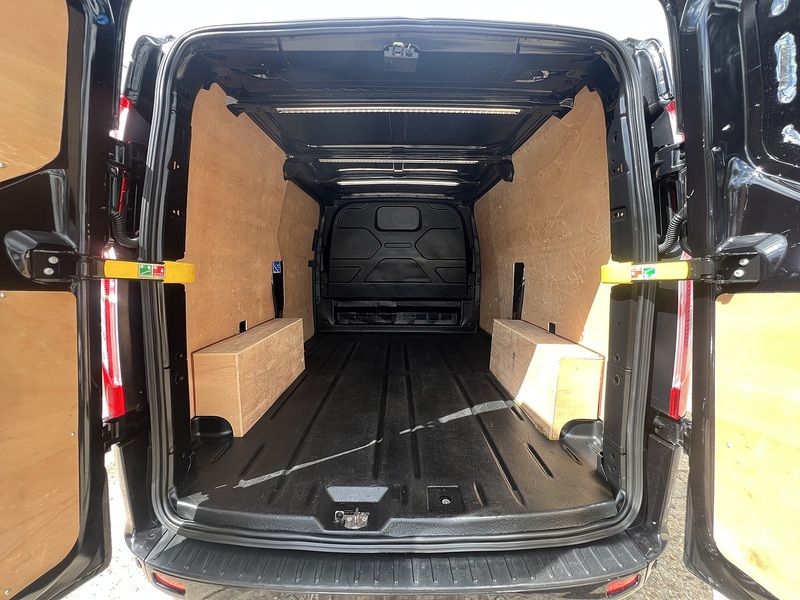 Ford Transit Custom 280 Limited Sport Pack - U857