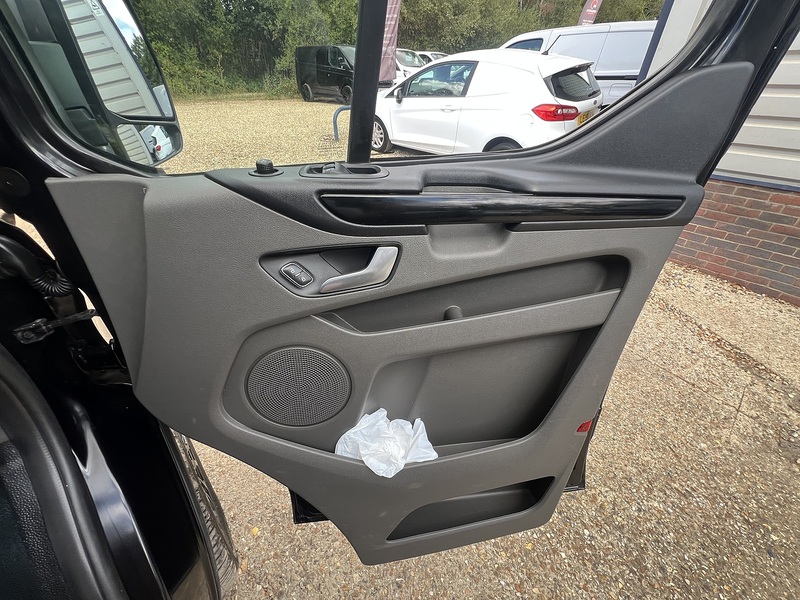 Ford Transit Custom 280 Limited Sport Pack - U857