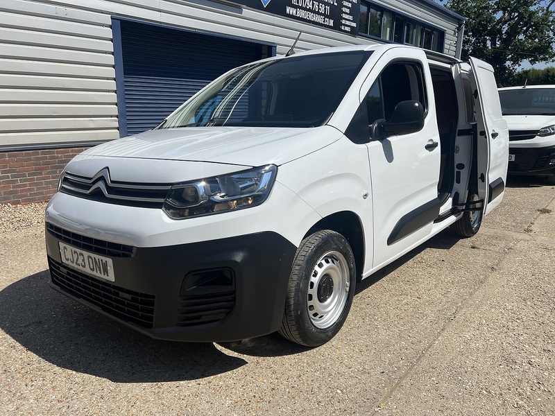 Citroen Berlingo BlueHDi 650 Enterprise Edition M - U859