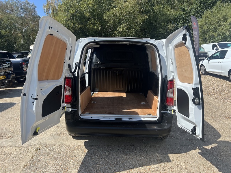 Citroen Berlingo BlueHDi 650 Enterprise Edition M - U859