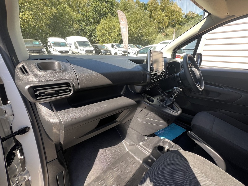 Citroen Berlingo BlueHDi 650 Enterprise Edition M - U859