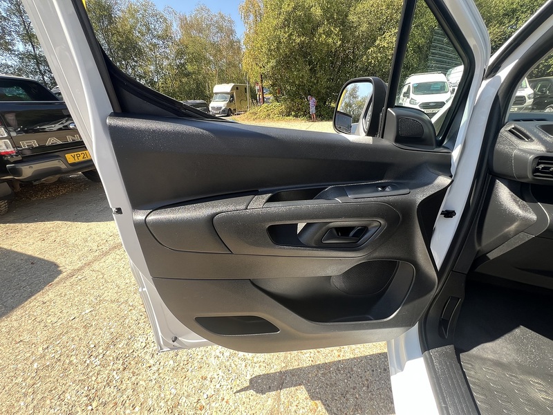 Citroen Berlingo BlueHDi 650 Enterprise Edition M - U859