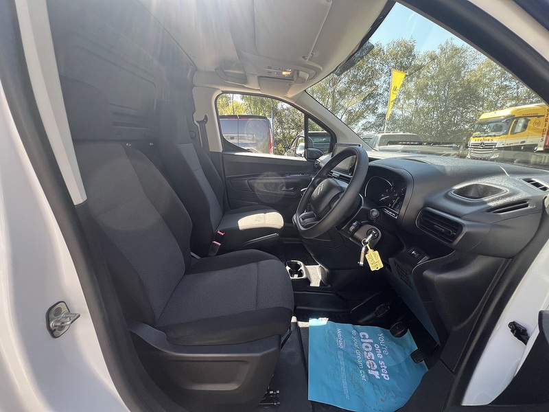 Citroen Berlingo BlueHDi 650 Enterprise Edition M - U859
