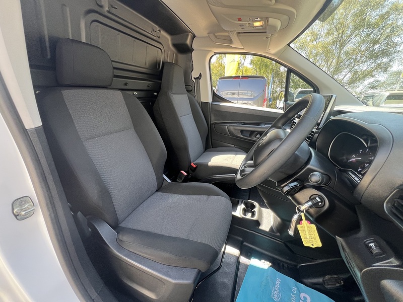 Citroen Berlingo BlueHDi 650 Enterprise Edition M - U859