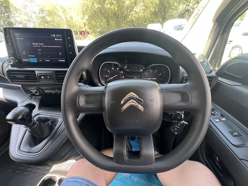 Citroen Berlingo BlueHDi 650 Enterprise Edition M - U859