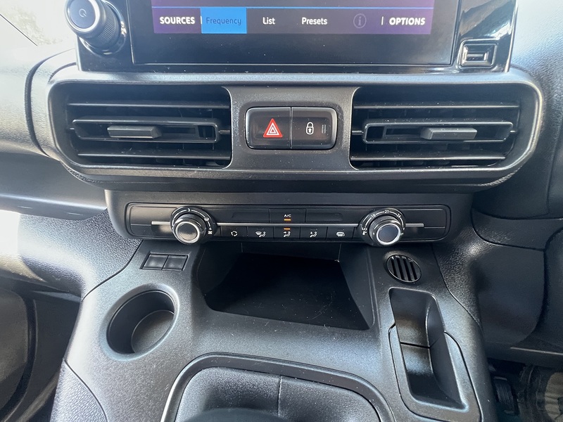 Citroen Berlingo BlueHDi 650 Enterprise Edition M - U859
