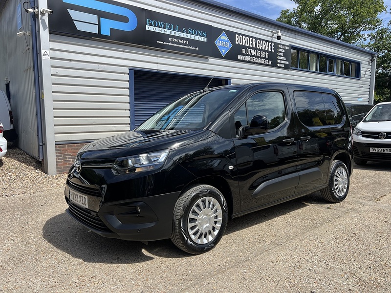 Toyota PROACE CITY BlueHDi Icon - U861