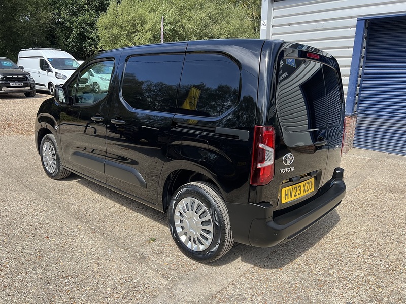 Toyota PROACE CITY BlueHDi Icon - U861