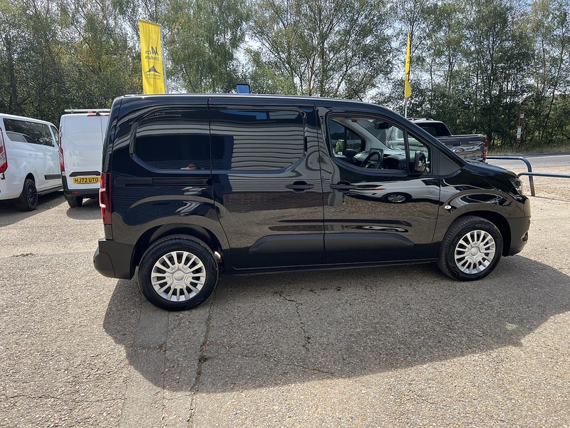 Toyota PROACE CITY BlueHDi Icon - U861