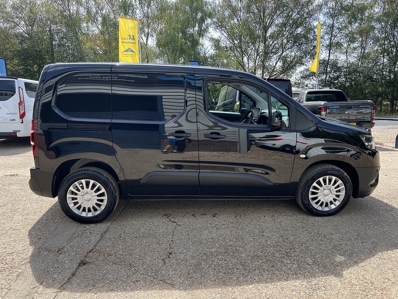 Toyota PROACE CITY BlueHDi Icon - U861