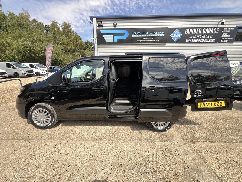 Toyota PROACE CITY BlueHDi Icon - U861