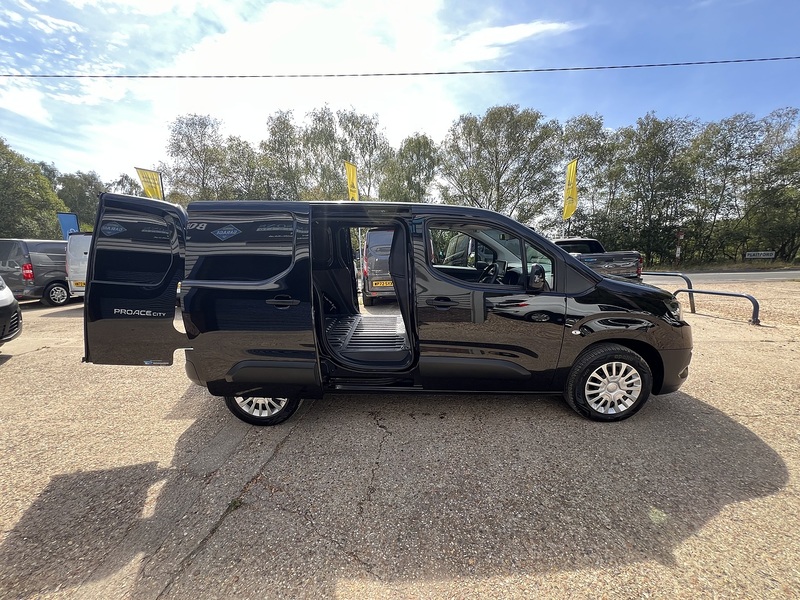 Toyota PROACE CITY BlueHDi Icon - U861