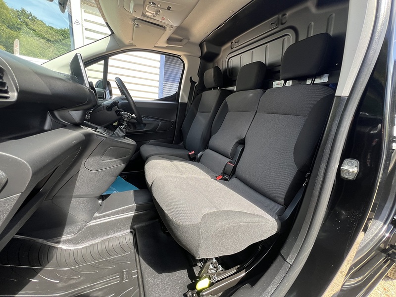 Toyota PROACE CITY BlueHDi Icon - U861