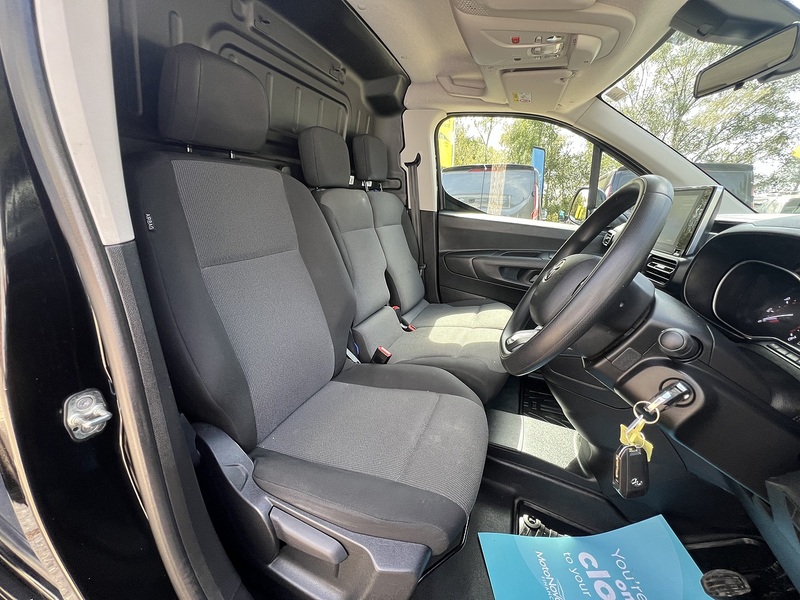 Toyota PROACE CITY BlueHDi Icon - U861
