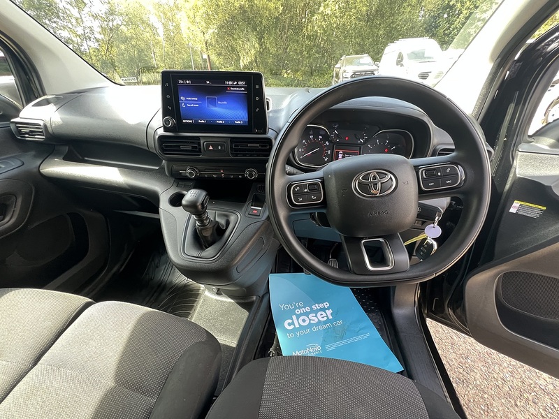 Toyota PROACE CITY BlueHDi Icon - U861