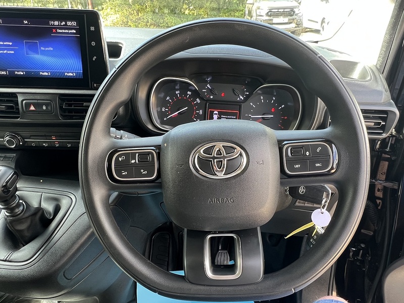 Toyota PROACE CITY BlueHDi Icon - U861