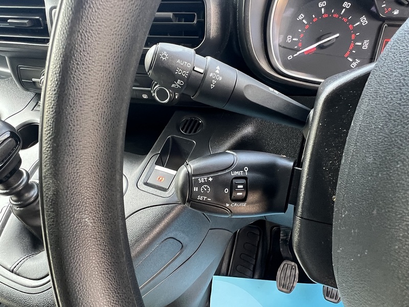Toyota PROACE CITY BlueHDi Icon - U861