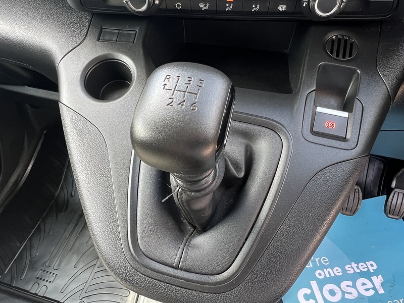 Toyota PROACE CITY BlueHDi Icon - U861