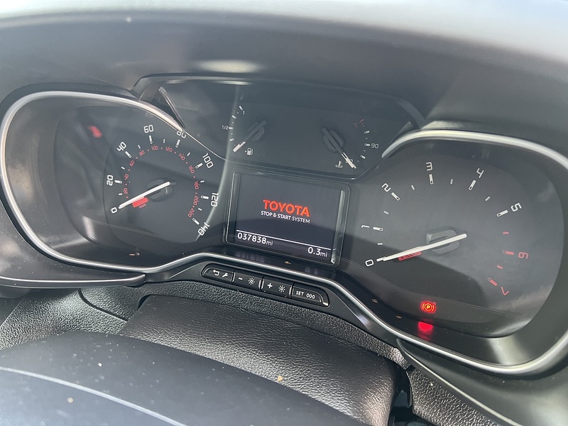 Toyota PROACE CITY BlueHDi Icon - U861
