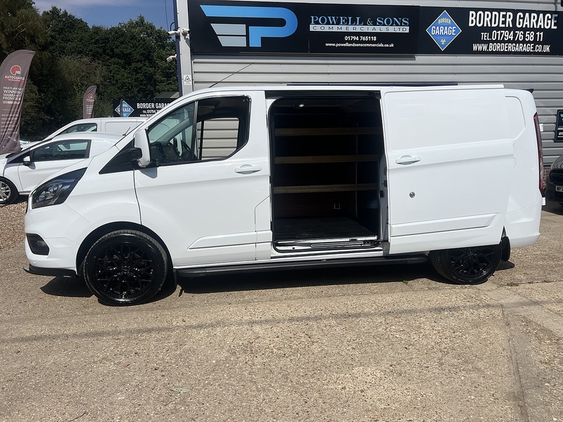 Ford Transit Custom 300 Limited Sport Pack - U864