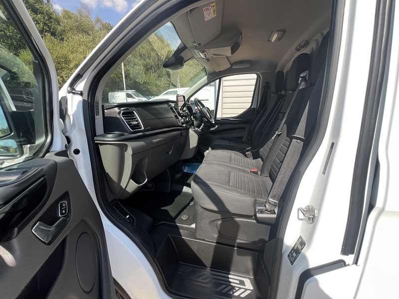 Ford Transit Custom 300 Limited Sport Pack - U864